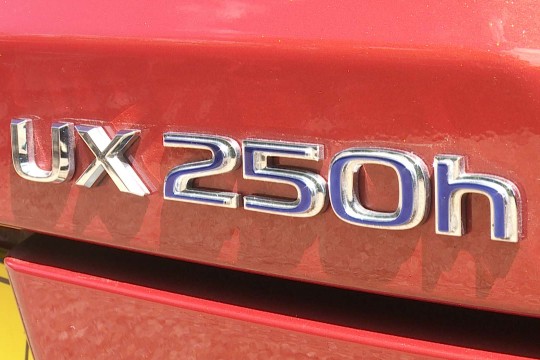 Lexus UX SUV 250h 2.0 Premium Pack CVT 17in